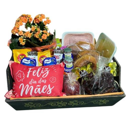Cesta Mãe Inesquecível com Flores e Almofada