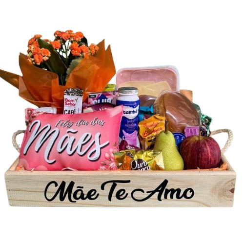 Cesta Café Especial com Flores Naturais para Mãe